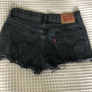 Levi’s cut off shorts w25